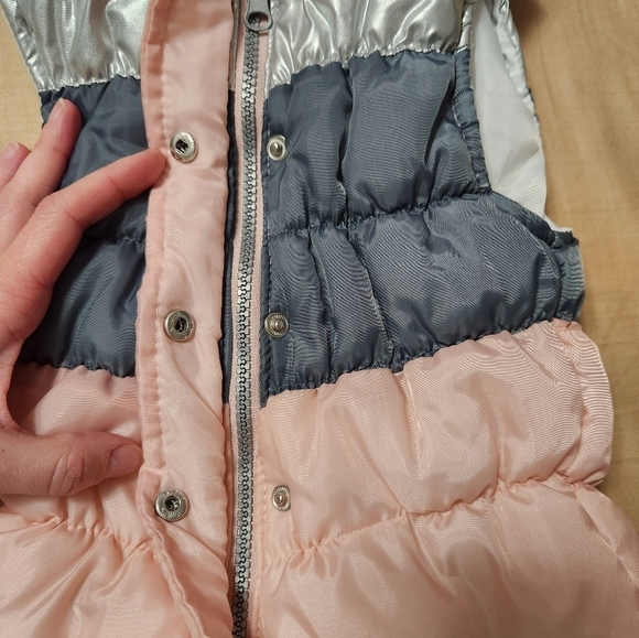 Girls Little Lass‎ quilted puffer vest size 2T - Picture 5 of 11
